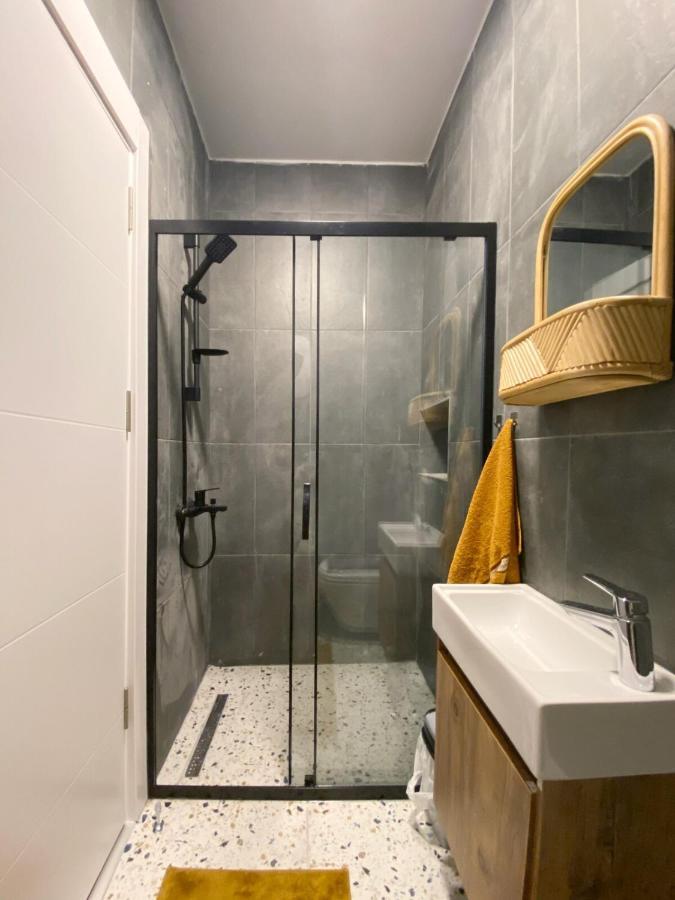 Cosy Flat With A Garden In Central Kadikoy 이스탄불 외부 사진